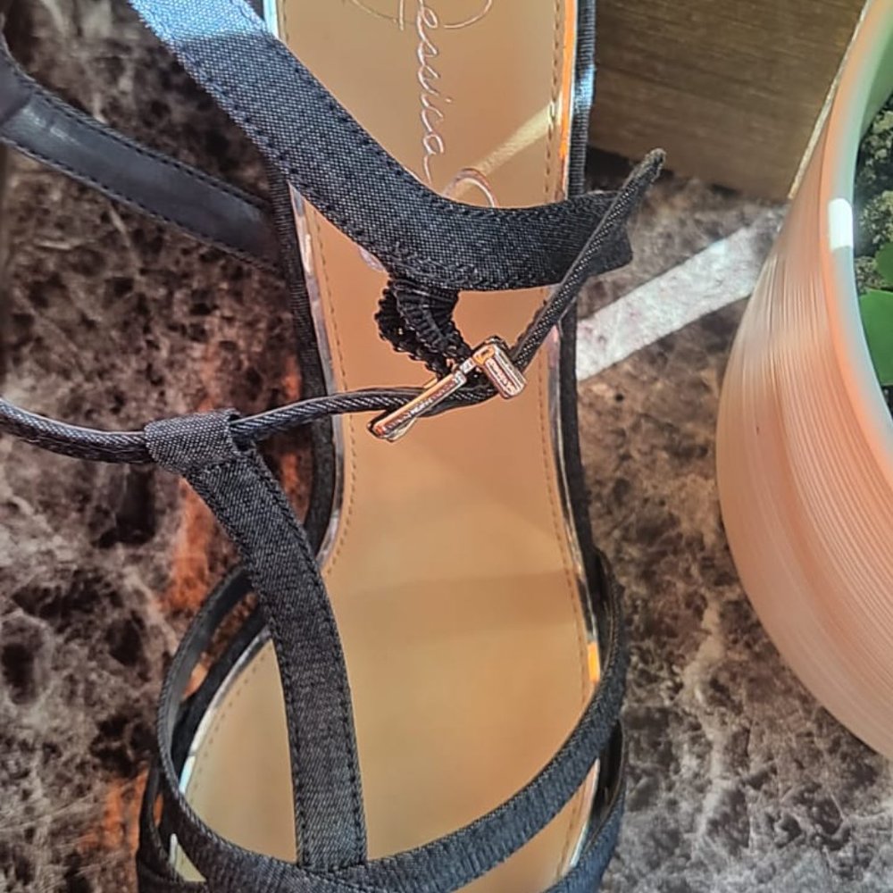 Sandal - Picture 2 of 5
